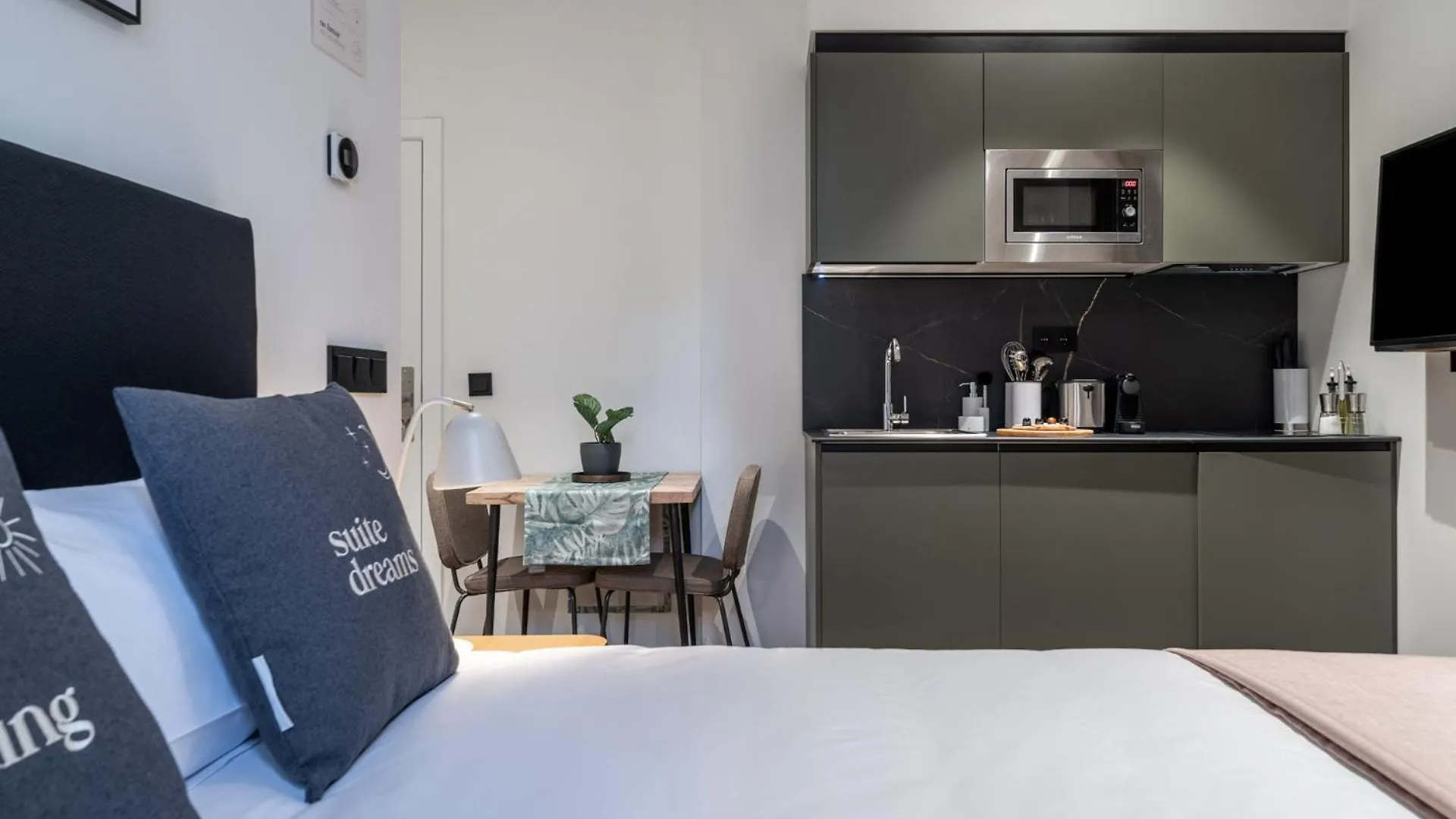 Limehome Vitoria Palacio De Los Alava-Velasco Spain