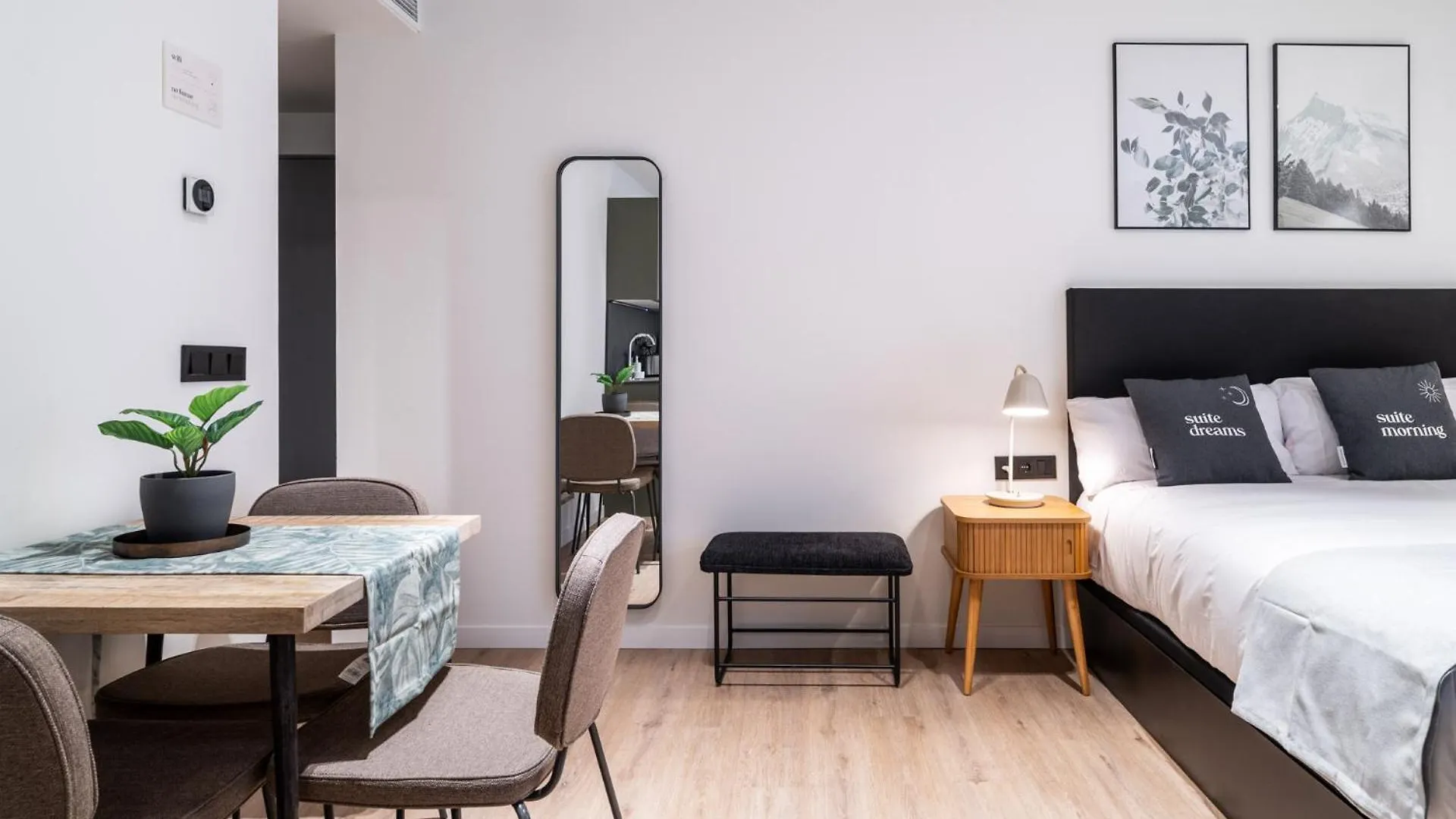 Limehome Vitoria Palacio De Los Alava-Velasco 0*, Vitoria-Gasteiz Spain