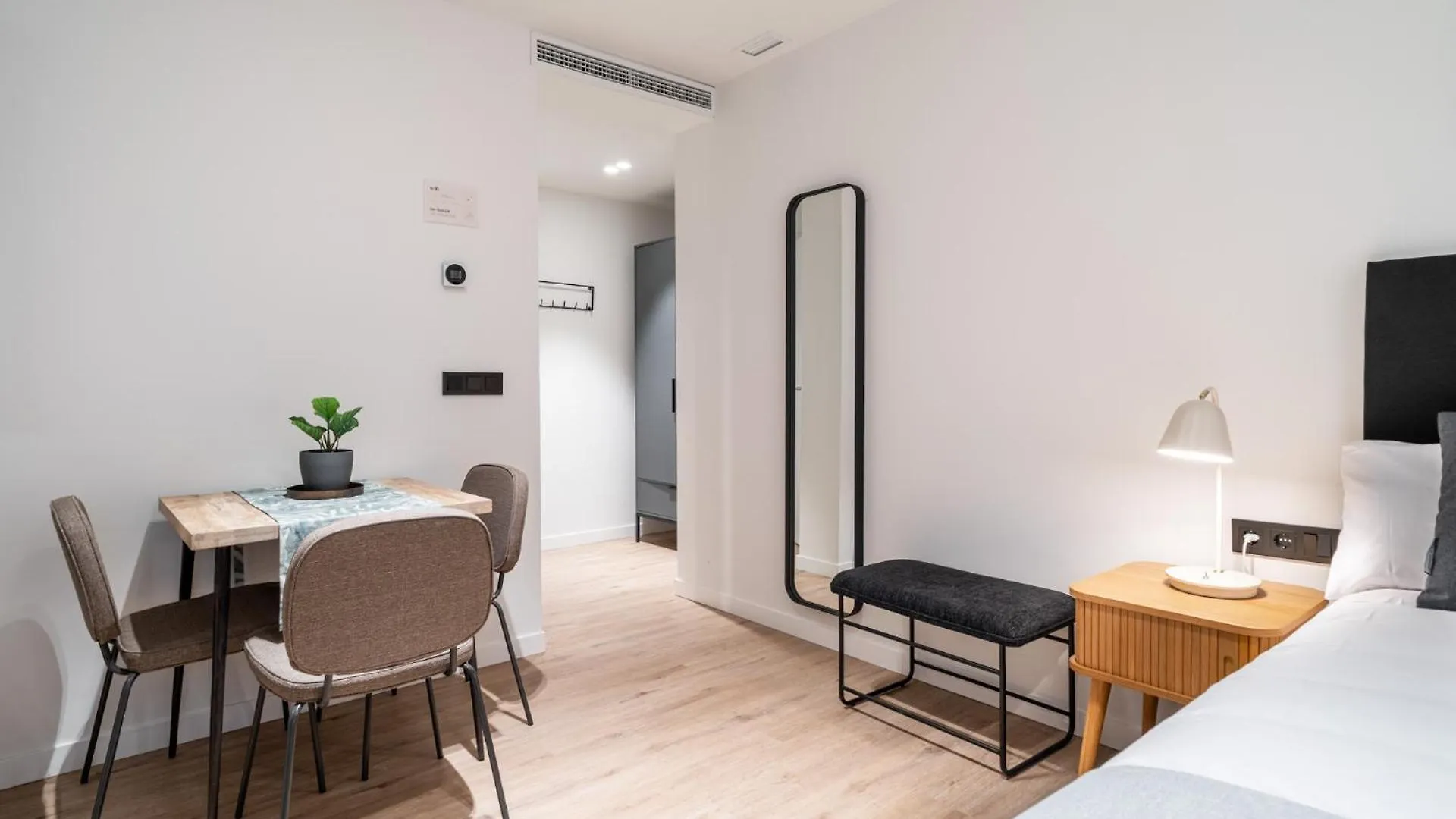 Limehome Vitoria Palacio De Los Alava-Velasco 0*, Vitoria-Gasteiz Spain