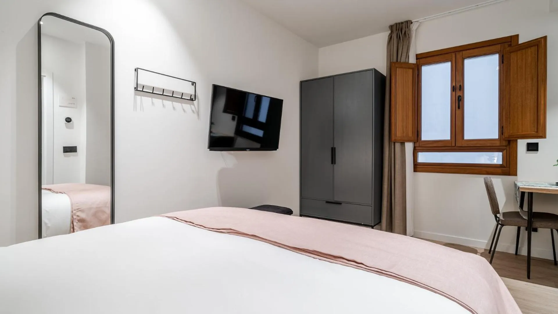 Apartment Limehome Vitoria Palacio De Los Alava-Velasco